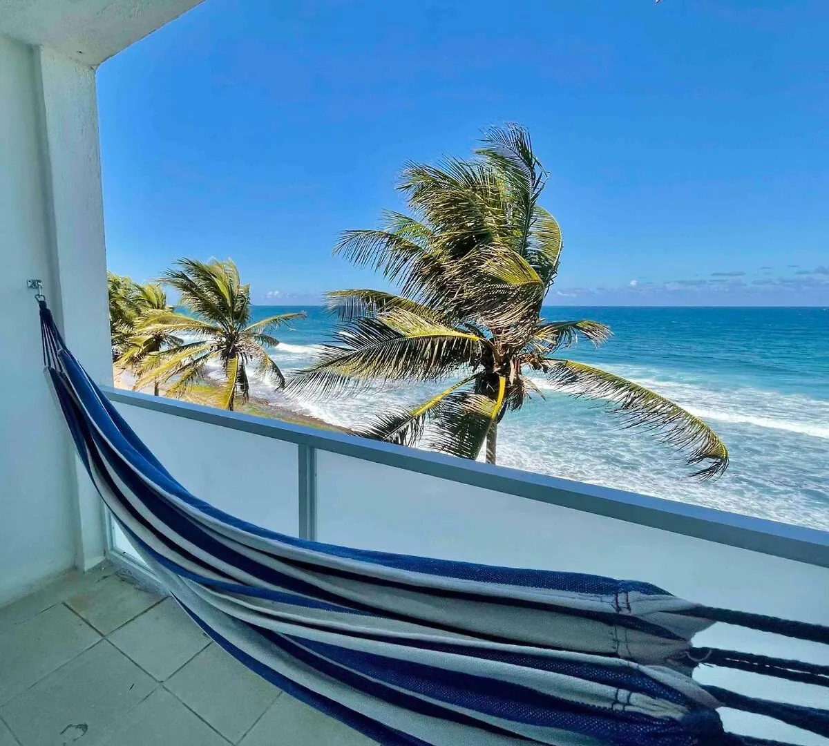 Island Dream Beach Front Condo With Pool Dorado Apartment