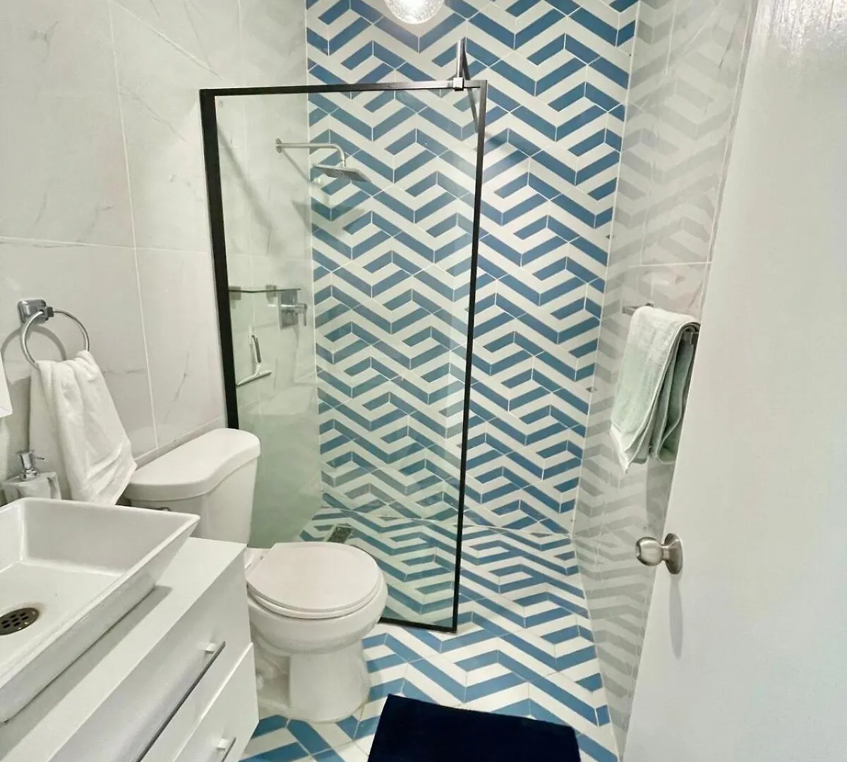 Apartment Island Dream Beach Front Condo With Pool Dorado